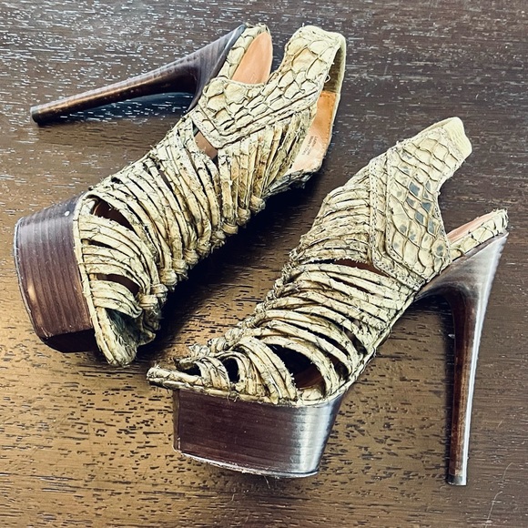 L.A.M.B. Woven Knot Snakeskin Textured Leather Stiletto Platform Peep Toe Heels - Picture 12 of 12